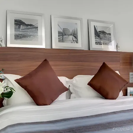 Citadines Centre Aparthotel 3*