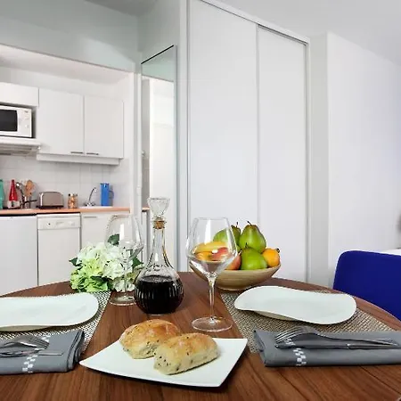 Aparthotel Citadines Centre 3*